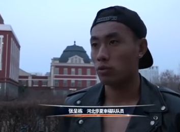 但山西这边打的非常稳健自始至终都没有给对手掀起一波流攻势的机会，施韦德连拿5分帮助山西重新取得20分以上的领先奠定胜局。
